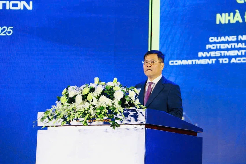 quang-ninh-trao-quyet-dinh-chu-truong-dau-tu-chung-nhan-dang-ky-dau-tu-cho-7-du-an-gia-tri-607-trieu-usd1.jpg