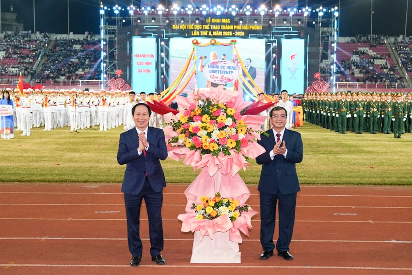 gan-10-nghin-nguoi-tham-du-khai-mac-dai-hoi-tdtt-tp-hai-phong-5.jpg