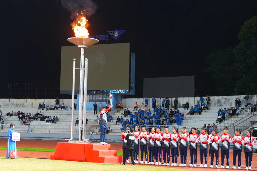 gan-10-nghin-nguoi-tham-du-khai-mac-dai-hoi-tdtt-tp-hai-phong-6.jpg