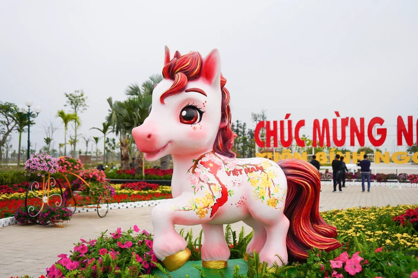 linh-vat-ngua-xuat-hien-tai-hai-phong-sau-nhieu-cho-mong-8.JPG