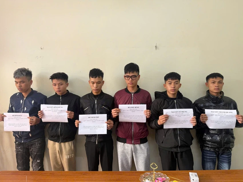 hai-phong-trieu-tap-9-nguoi-danh-can-bo-an-ninh-co-so-phai-di-cap-cuu-1.jpg