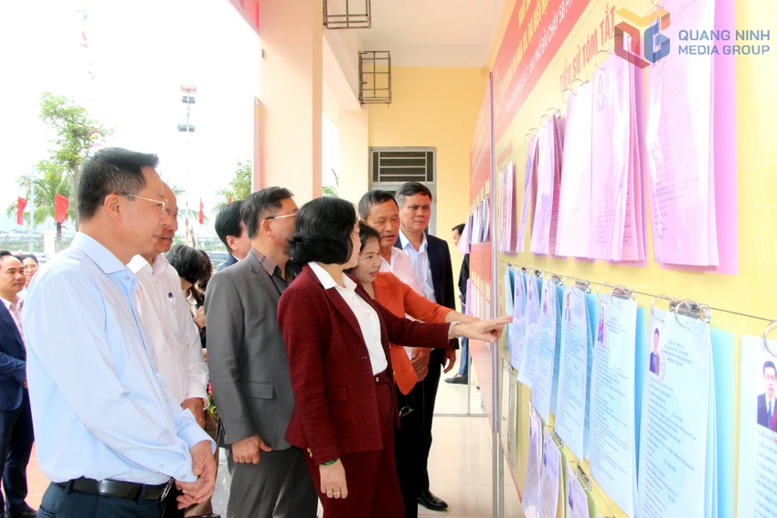 pho-chu-tich-quoc-hoi-nguyen-thi-thanh-kiem-tra-cong-tac-bau-cu-tai-quang-ninh-1.jpg