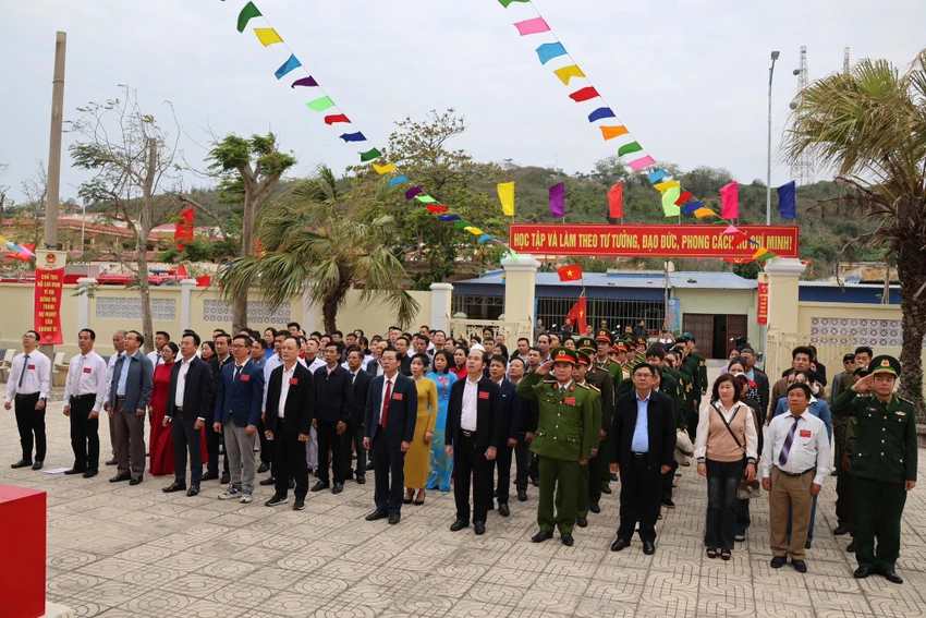 nhung-la-phieu-dau-tien-cua-hai-phong-tu-dac-khu-bach-long-vi-5.jpg