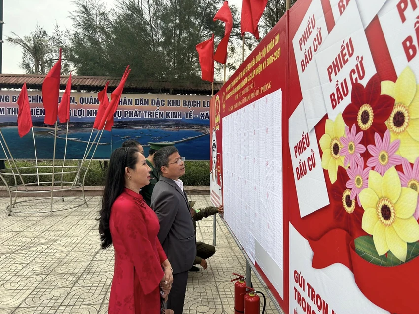 nhung-la-phieu-dau-tien-cua-hai-phong-tu-dac-khu-bach-long-vi-6.jpg