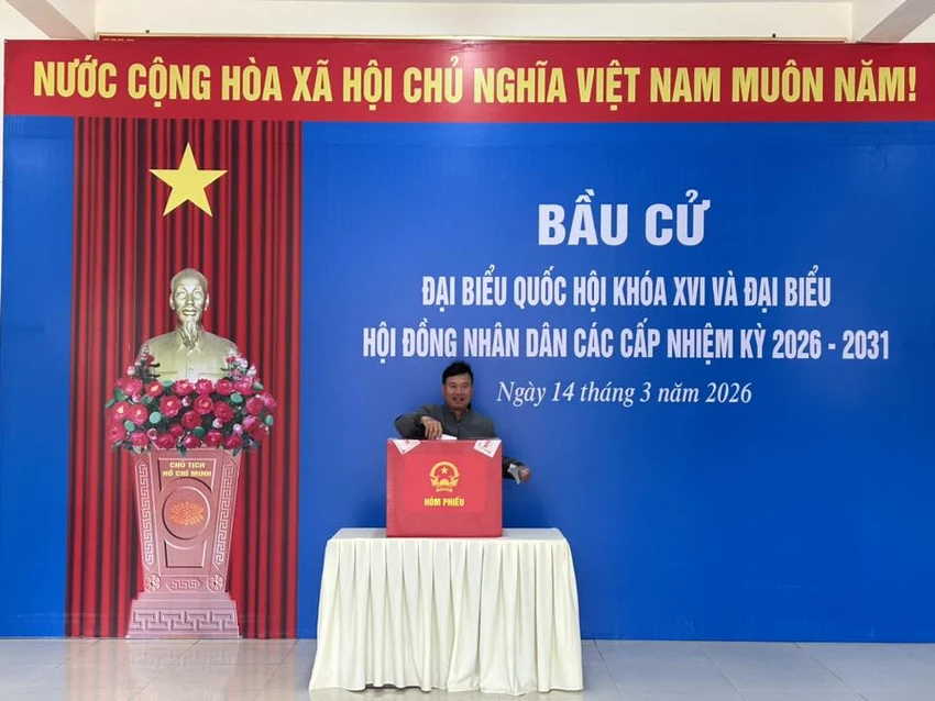 nhung-la-phieu-dau-tien-cua-hai-phong-tu-dac-khu-bach-long-vi-7.jpg