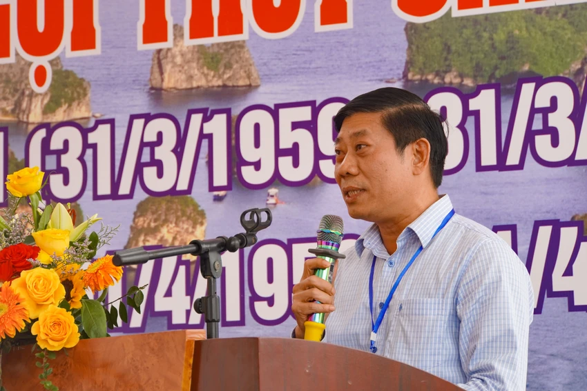 hon-2-5-trieu-con-giong-thuy-san-duoc-tha-vao-tu-nhien-tren-vung-bien-cat-ba-1.JPG