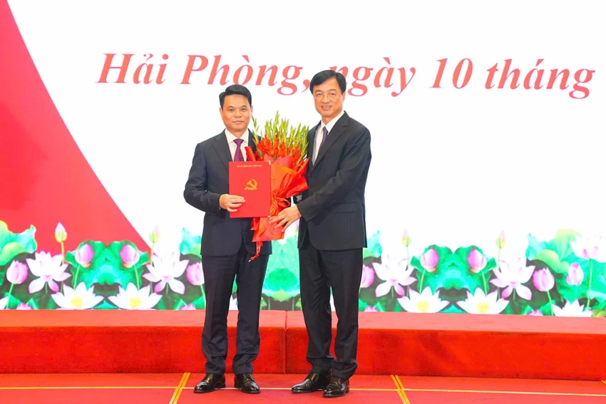 chu-tich-ubnd-le-ngoc-chau-giu-chuc-bi-thu-thanh-uy-hai-phong-1.jpg