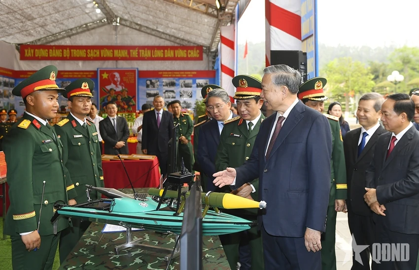 tong-bi-thu-chu-tich-nuoc-to-lam-trao-danh-hieu-anh-hung-luc-luong-vu-trang-nhan-dan-tang-quan-khu-3-3.jpg