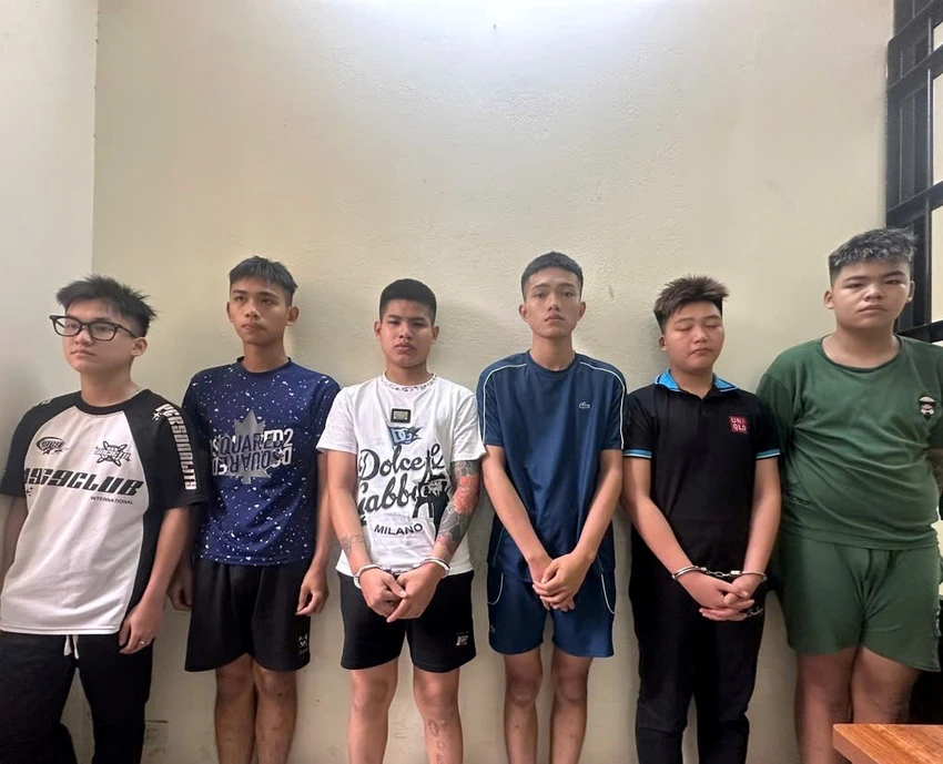 hai-phong-bat-nhom-thanh-nien-cam-hung-khi-dan-canh-to-chuc-cuop-xe-may-.jpg