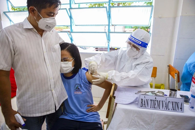 Bộ Y tế đã có văn bản mới nhất hướng dẫn về đối tượng tiêm, liều lượng tiêm và loại vaccine phòng COVID-19 cho người từ 5 tuổi trở lên. Ảnh: PLO Bộ Y tế đã có văn bản mới nhất hướng dẫn về đối tượng tiêm, liều lượng tiêm và loại vaccine phòng COVID-19 cho người từ 5 tuổi trở lên. Ảnh: PLO