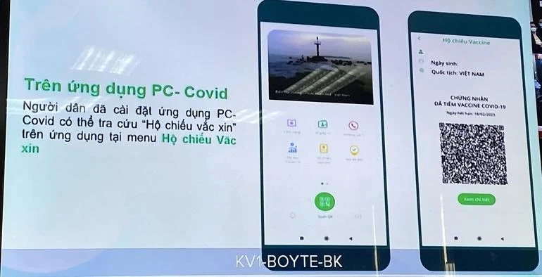 Hộ chiếu vaccine điện tử được hiển thị trên ứng dụng Sổ Sức khỏe điện tử và PC-COVID. Ảnh: NHƯ LOAN Hộ chiếu vaccine điện tử được hiển thị trên ứng dụng Sổ Sức khỏe điện tử và PC-COVID. Ảnh: NHƯ LOAN