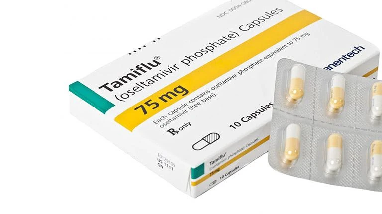Tamiflu là loại thuốc được chỉ định trong trường hợp người bệnh nhiễm cúm (nghi ngờ hoặc xác định) có biến chứng hoặc có yếu tố nguy cơ. Ảnh: PL Tamiflu là loại thuốc được chỉ định trong trường hợp người bệnh nhiễm cúm (nghi ngờ hoặc xác định) có biến chứng hoặc có yếu tố nguy cơ. Ảnh: PL
