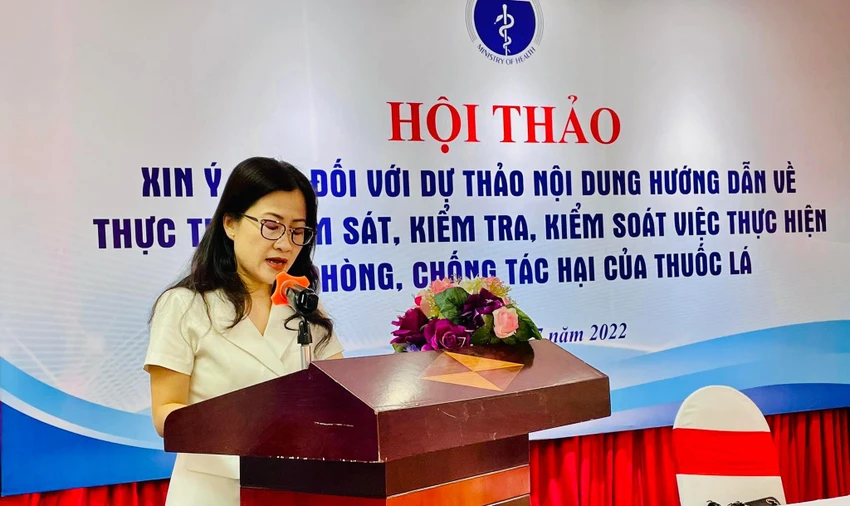 Bà Trần Thị Trang, Phó Vụ trưởng Vụ Pháp chế, Bộ Y tế phát biểu tại Hội thảo. Ảnh: NHƯ LOAN