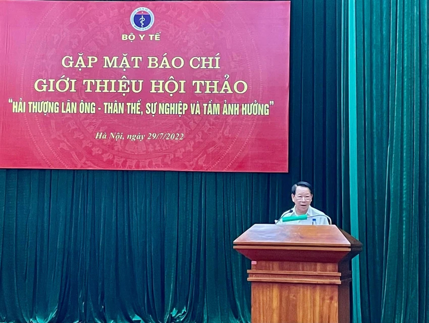 Ông Lê Hữu Khánh (đại diện của dòng họ Lê Hữu ở Hưng Yên, là cháu chín đời của Hải Thượng Lãn Ông Lê Hữu Trác) phát biểu tại cuộc gặp gỡ báo chí sáng 29-7.