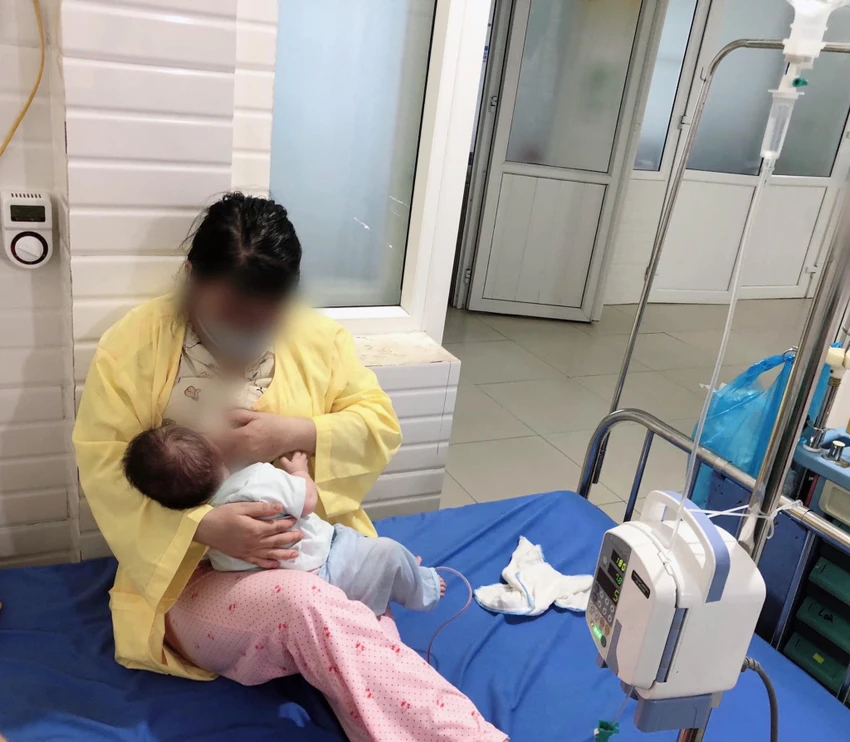 Hiện tại sức khoẻ của hai mẹ con sản phụ đã ổn định. Ảnh: BV Hiện tại sức khoẻ của hai mẹ con sản phụ đã ổn định. Ảnh: BV