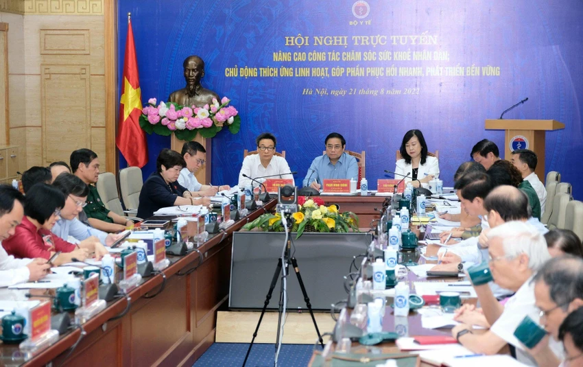 Thủ tướng Chính phủ Phạm Minh Chính chủ trì Hội nghị trực tuyến sáng 21-8 tại Bộ Y tế. Ảnh: Trần Minh Thủ tướng Chính phủ Phạm Minh Chính chủ trì Hội nghị trực tuyến sáng 21-8 tại Bộ Y tế. Ảnh: Trần Minh