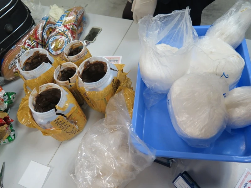 Cụ bà 76 tuổi bỏ 3 kg ma túy vào hũ đựng mắm cá rô ảnh 1 Cụ bà 76 tuổi bỏ 3 kg ma túy vào hũ đựng mắm cá rô ảnh 1