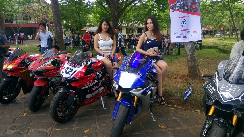 Bóng hồng làm 'nóng' đại hội mô tô lớn nhất Việt Nam ảnh 3