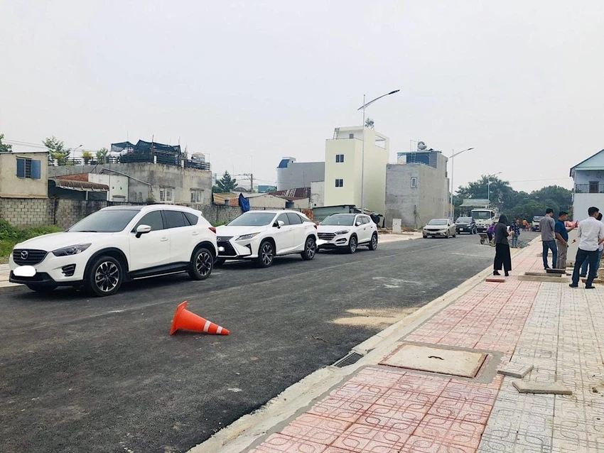 Giá đất nền vẫn tăng trong những tháng đầu năm nay, bất chấp khách tìm mua có xu hướng giảm dần.