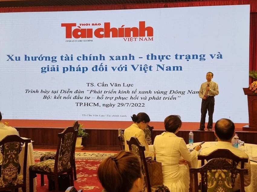 TS Cấn Văn Lực, chuyên gia kinh tế cho rằng cần gắn kết các chiến lược, kế hoạch phát triển xanh và tài chính xanh với chiến lược phát triển chung kinh tế, xã hội. (Ảnh: QH) TS Cấn Văn Lực, chuyên gia kinh tế cho rằng cần gắn kết các chiến lược, kế hoạch phát triển xanh và tài chính xanh với chiến lược phát triển chung kinh tế, xã hội. (Ảnh: QH)