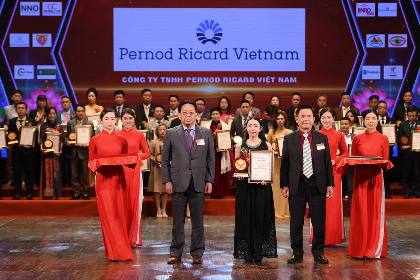 Công ty TNHH Pernod Ricard Việt Nam đã vinh dự nhận danh hiệu Top 10 thương hiệu nổi tiếng đất Việt 2022. Công ty TNHH Pernod Ricard Việt Nam đã vinh dự nhận danh hiệu Top 10 thương hiệu nổi tiếng đất Việt 2022.