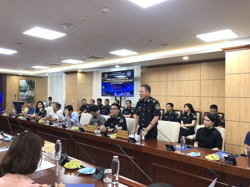 Ông Đinh Ngọc Thắng, Cục trưởng Cục Hải quan TP.HCM cho biết Cục siết chặt kỷ luật, kỷ cương, nâng cao đạo đức công vụ, hiện đại hóa hải quan trong năm 2023. Ảnh: QH Ông Đinh Ngọc Thắng, Cục trưởng Cục Hải quan TP.HCM cho biết Cục siết chặt kỷ luật, kỷ cương, nâng cao đạo đức công vụ, hiện đại hóa hải quan trong năm 2023. Ảnh: QH