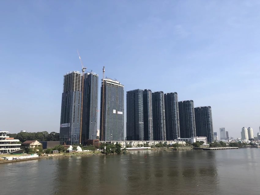 Các Luật có hiệu lực trong ngắn hạn chưa kéo giảm giá nhà đất nhưng về lâu dài sẽ giúp ổn định mặt bằng giá. Ảnh: QH