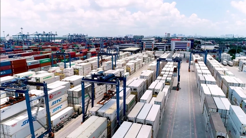 chuyen-doi-xanh-logistics-dien-mat-troi3.jpg