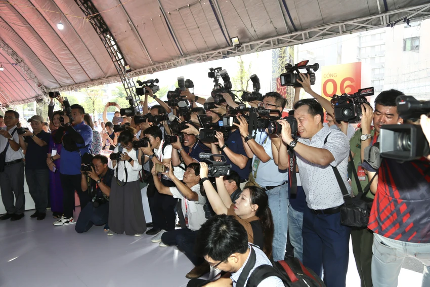 bao-chi-tac-nghiep-co-che-dac-thu2.jpg