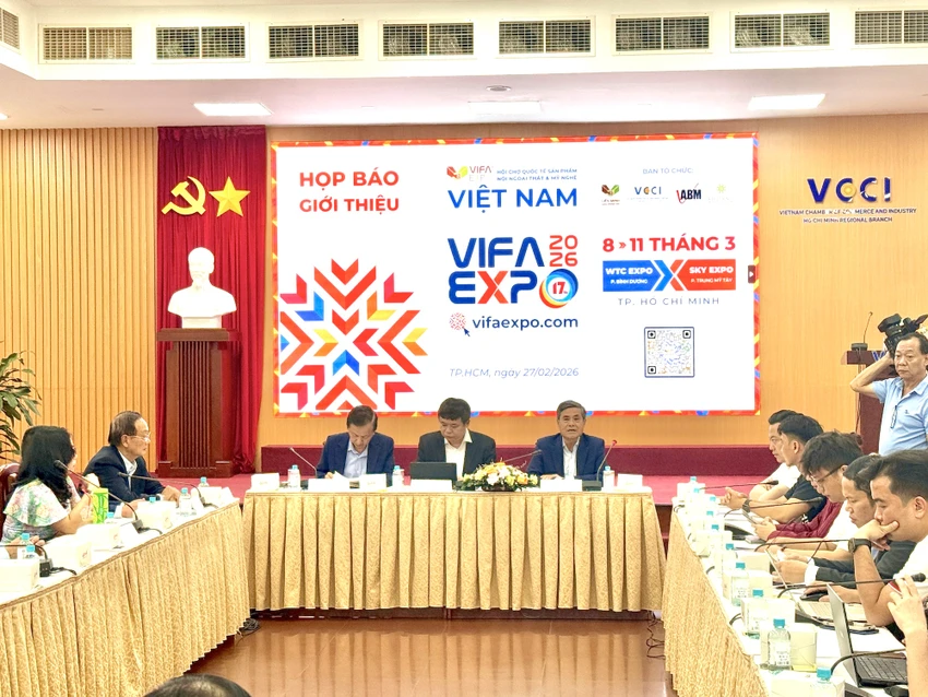 hoi-cho-vifa-expo-do-go-Viet-Nam-noi-ngoat-that-h1.jpg