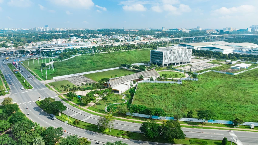 OneHub Saigon-cong-trinh-xanh.jpg