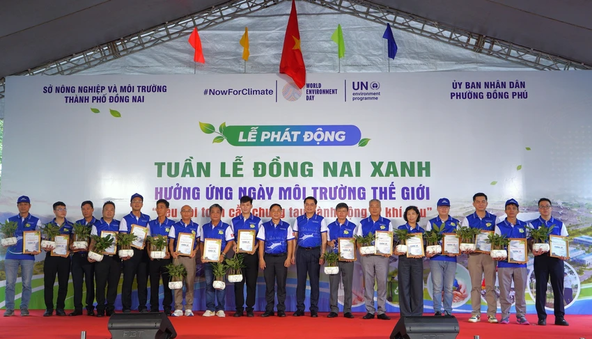 dong-nai-xanh-c.p.-viet-nam.JPG
