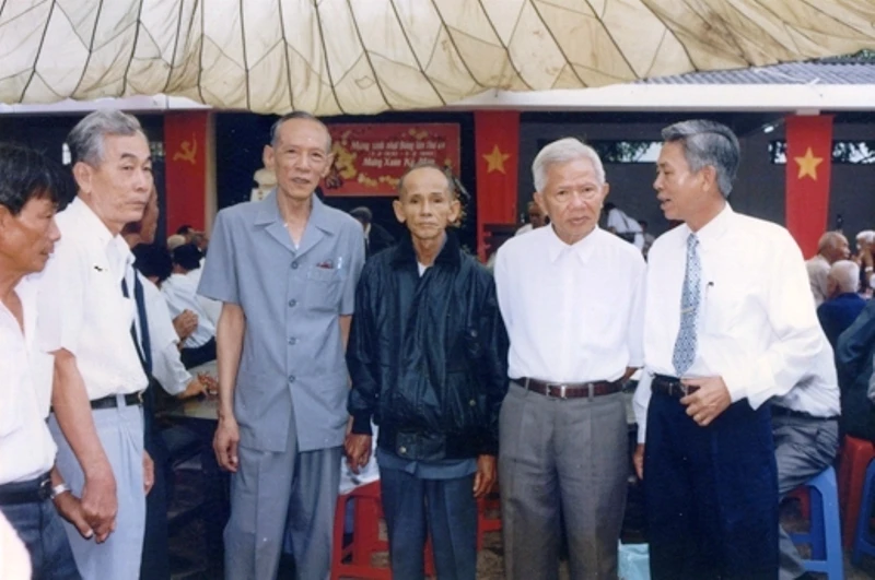Nhớ anh Chín Cần, người “phất cờ” thoát bao cấp ảnh 2 Nhớ anh Chín Cần, người “phất cờ” thoát bao cấp ảnh 2