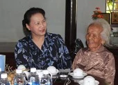 Chủ tịch Quốc hội thăm gia đình chính sách ở Bà Rịa- Vũng Tàu