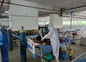 Thủ tướng: Phải quan tâm hơn nữa đến đội ngũ y, bác sĩ chống dịch