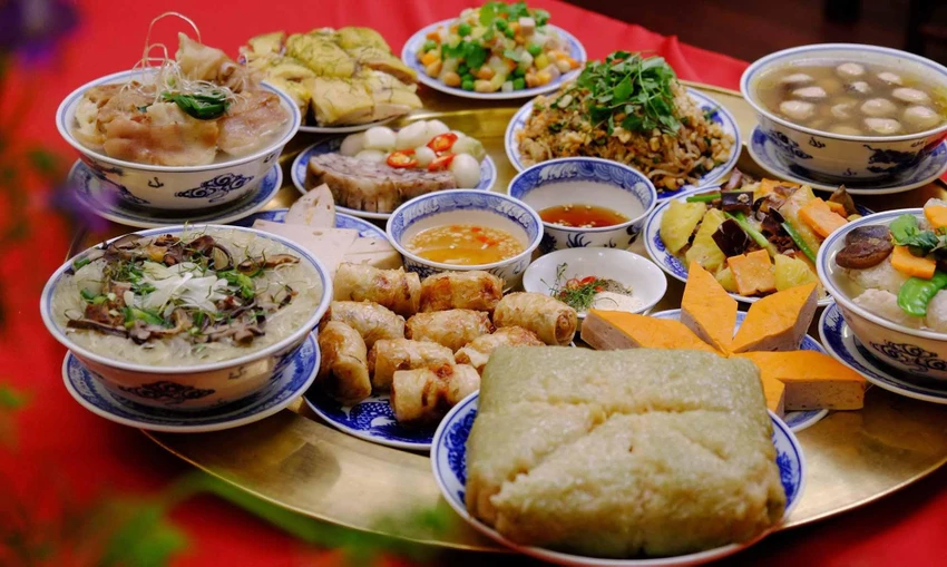 nguoi-cao-tuoi-an-uong-ngay-tet