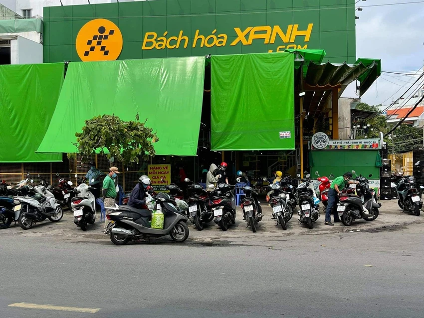 Cận cảnh: Khách xếp hàng chờ mua, siêu thị cam kết hàng không thiếu ảnh 8 Cận cảnh: Khách xếp hàng chờ mua, siêu thị cam kết hàng không thiếu ảnh 8