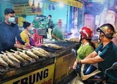 Video: Xuyên đêm nướng gần 3000 con cá lóc để bán ngày vía Thần Tài