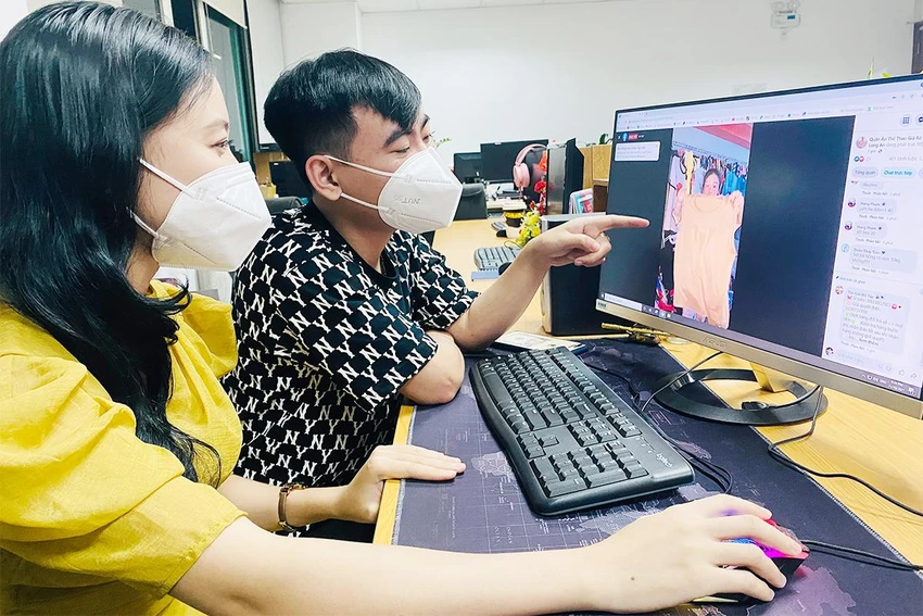 Mua bán trên MXH đang nở rộ. ẢNH: TRƯỜNG GIANG Mua bán trên MXH đang nở rộ. ẢNH: TRƯỜNG GIANG