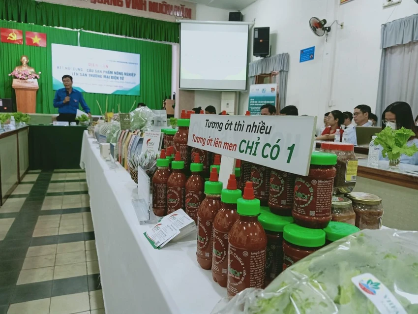 Các sản phẩm OCOP nhiều tiềm năng phát triển, nhất là xuất khẩu qua sàn TMĐT xuyên biên giới. ẢNH: HẠ QUYÊN Các sản phẩm OCOP nhiều tiềm năng phát triển, nhất là xuất khẩu qua sàn TMĐT xuyên biên giới. ẢNH: HẠ QUYÊN