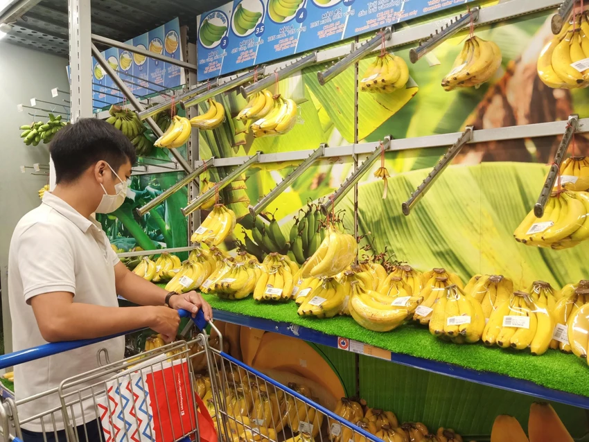 CHUOI-THUC-AN-DEM Chuối là thực phẩm tốt để ăn khi bạn thức đêm xem bóng đá