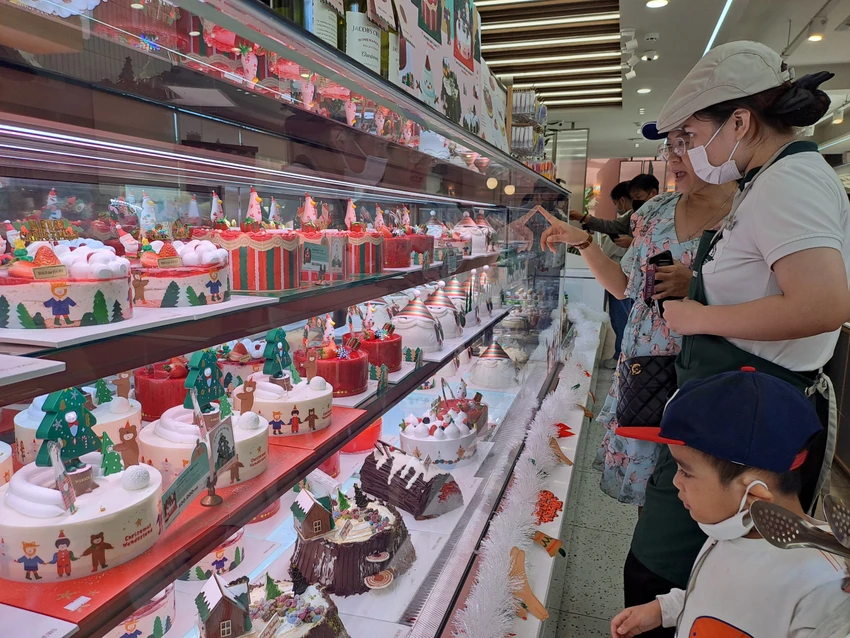 banh-kem-noel khách hỏi mua bánh kem tăng cao
