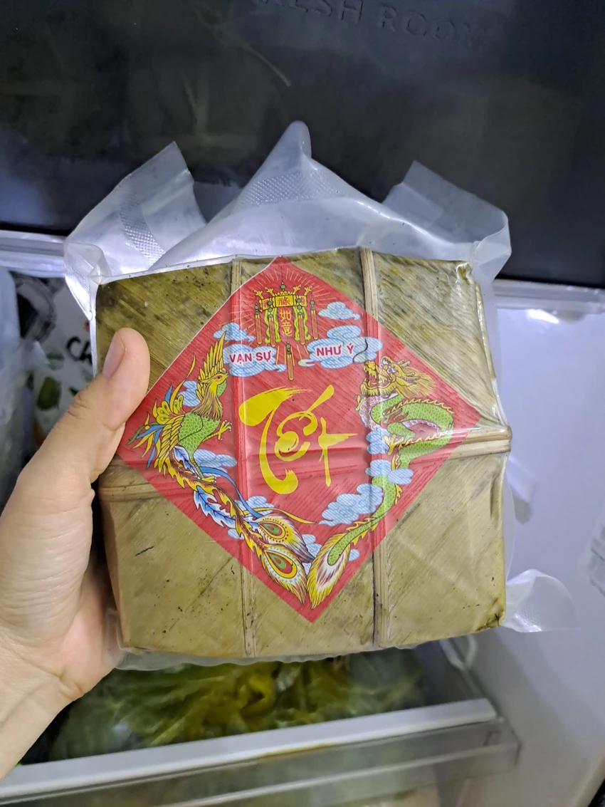 Bánh chưng hút chân không bảo quản được 5- 10 ngày, tùy thời tiết và nhiệt độ. Ảnh: HẠ QUYÊN Bánh chưng hút chân không bảo quản được 5- 10 ngày, tùy thời tiết và nhiệt độ. Ảnh: HẠ QUYÊN