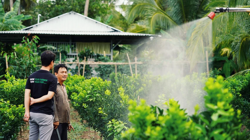 FoodMap trích lợi nhuận từ dự án Tôn vinh nông sản Việt để hỗ trợ 10 nhà vườn trồng cây ăn trái. Ảnh T.H FoodMap trích lợi nhuận từ dự án Tôn vinh nông sản Việt để hỗ trợ 10 nhà vườn trồng cây ăn trái. Ảnh T.H