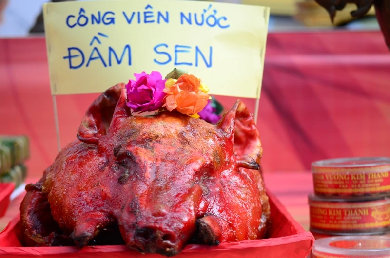 Bí thư Đinh La Thăng dâng hương tưởng niệm các vua Hùng ảnh 21 Bí thư Đinh La Thăng dâng hương tưởng niệm các vua Hùng ảnh 21