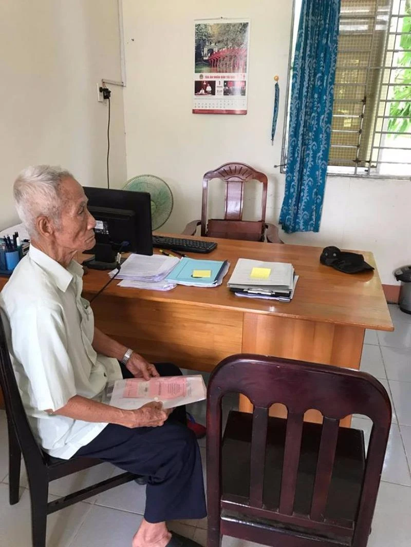Cha ông Huỳnh Văn Nén nộp đơn ra tòa ảnh 1 Cha ông Huỳnh Văn Nén nộp đơn ra tòa ảnh 1