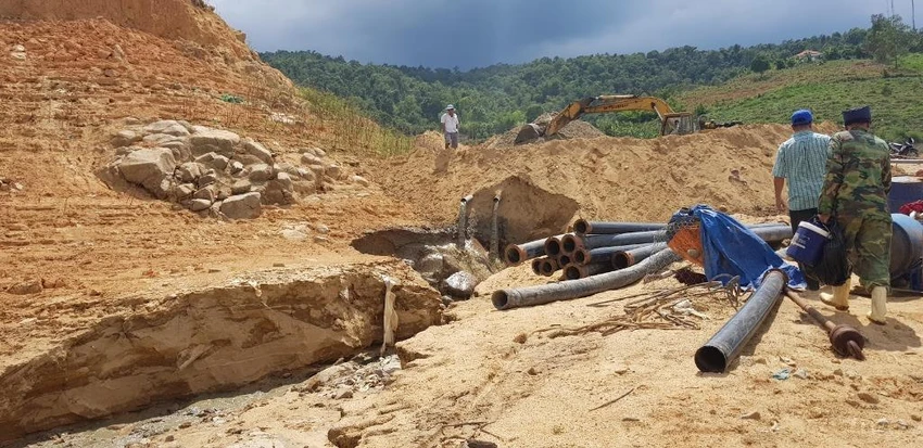 Kiểm điểm cán bộ liên quan vụ phá rừng, trộm cát tại Đa Mi ảnh 3 Kiểm điểm cán bộ liên quan vụ phá rừng, trộm cát tại Đa Mi ảnh 3