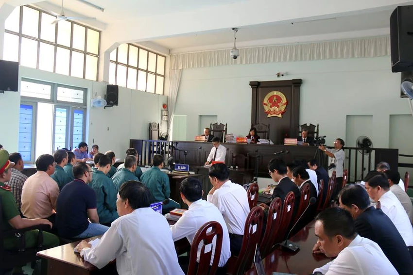 Xử vụ buôn lậu xăng dầu lớn nhất từ trước tới nay ảnh 5