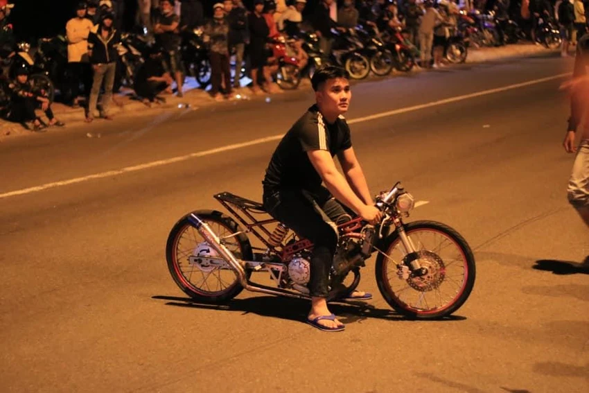 'Đại hội quái xế Đông Nam Bộ' náo loạn Phan Thiết ảnh 7 'Đại hội quái xế Đông Nam Bộ' náo loạn Phan Thiết ảnh 7