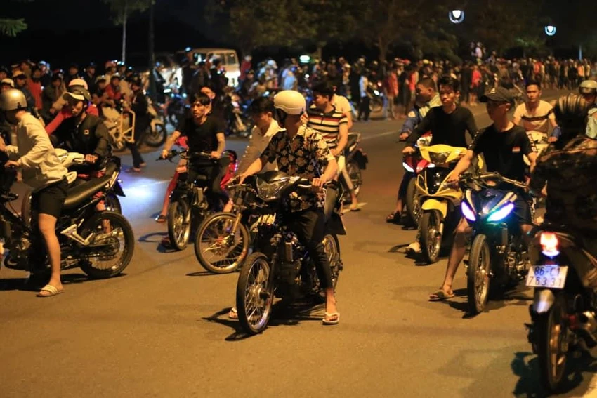 'Đại hội quái xế Đông Nam Bộ' náo loạn Phan Thiết ảnh 10 'Đại hội quái xế Đông Nam Bộ' náo loạn Phan Thiết ảnh 10